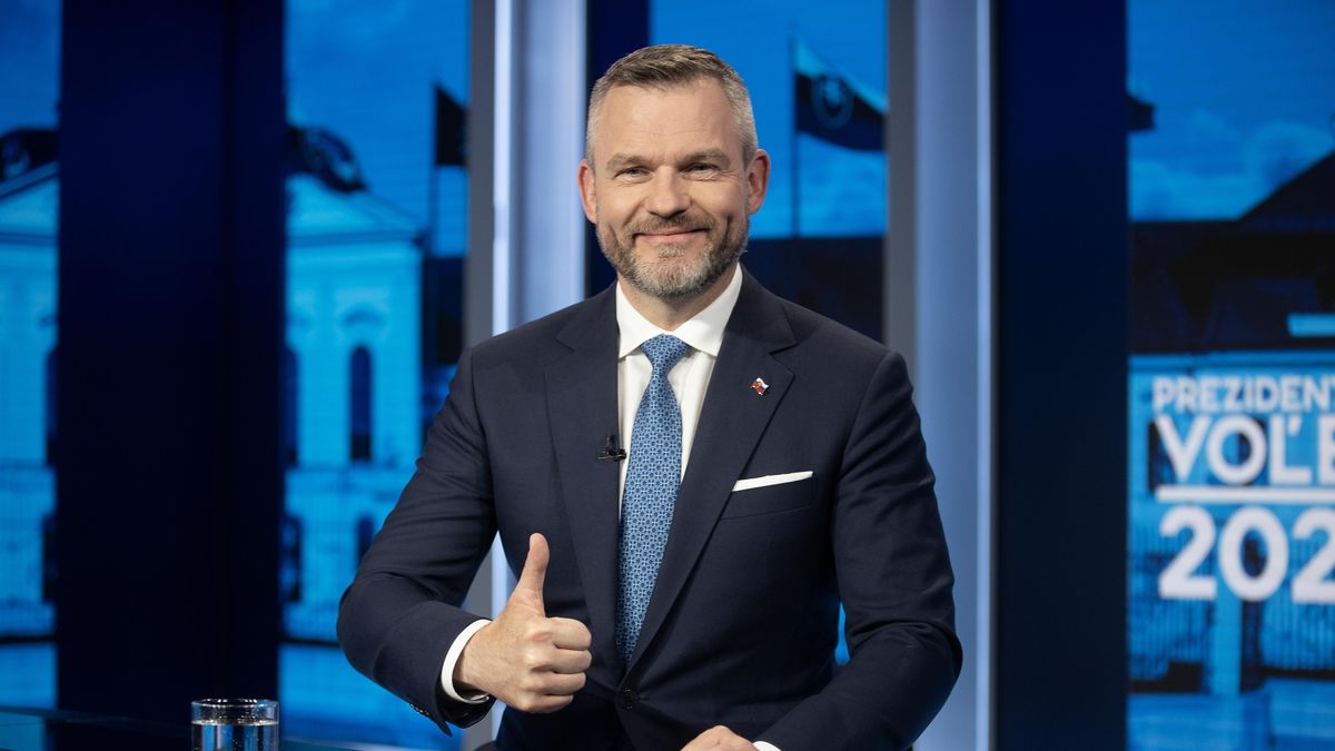 Komentář: Na Slovensku bude klid. Přichází druhý Ficův prezident